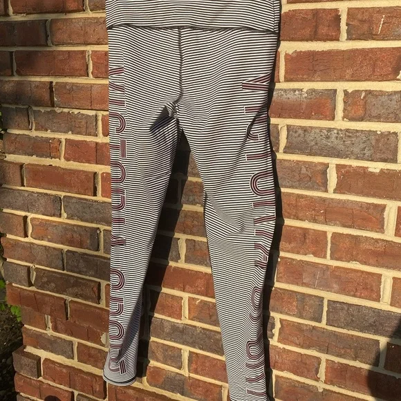 Victoria's Secret Knockout Sport Leggings Small/P Black and White stripe - Picture 2 of 4